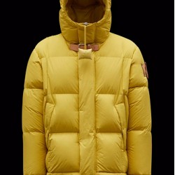 Moncler  Doudoune courte Wintefold