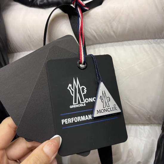 Moncler M033 Moncler M033