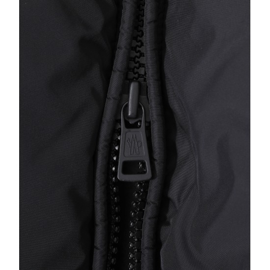Montcla Short Down Jacket Montcla Short Down Jacket