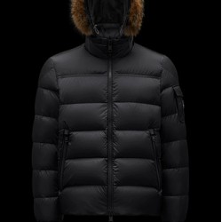 MONCLER Marque