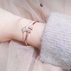 Tiffany 050