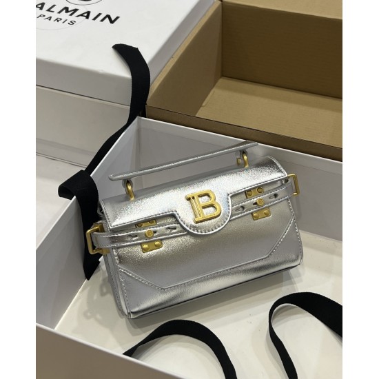 Balmain bag size:19*12*7.5cm Balmain bag size:19*12*7.5cm