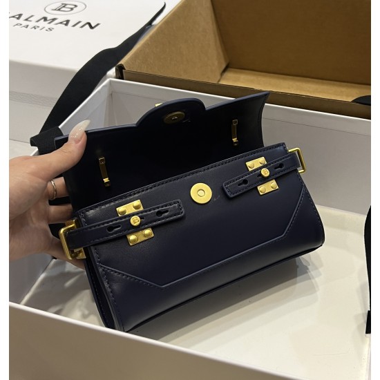 Balmain bag size:19*12*7.5cm Balmain bag size:19*12*7.5cm