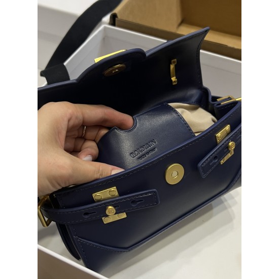 Balmain bag size:19*12*7.5cm Balmain bag size:19*12*7.5cm
