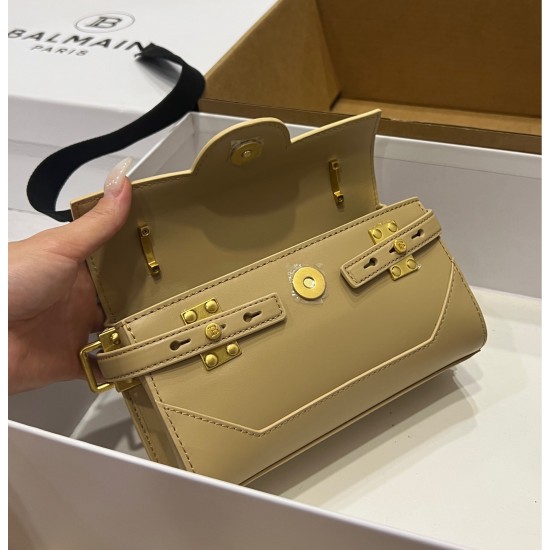 Balmain bag size:19*12*7.5cm Balmain bag size:19*12*7.5cm