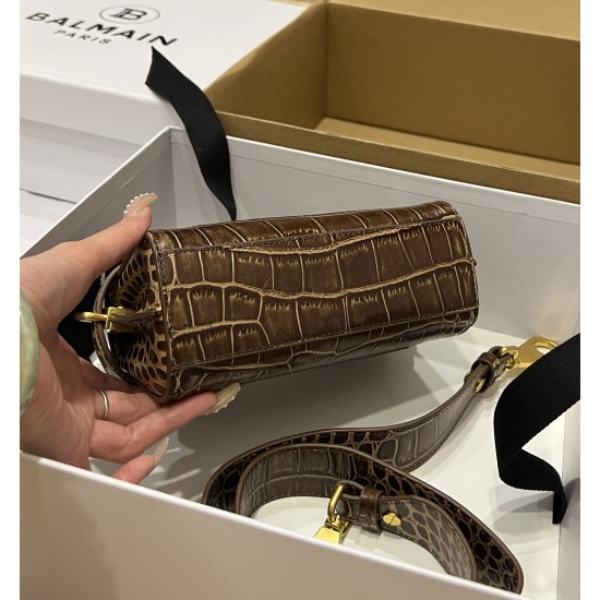 Balmain bag size:19*12*7.5 Balmain bag size:19*12*7.5
