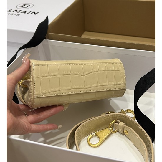 Balmain bag size:19*12*7.5 Balmain bag size:19*12*7.5