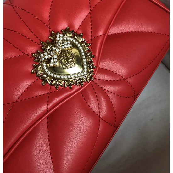 Dolce Gabbana bag SIZE:26*18*8.5cm Dolce Gabbana bag SIZE:26*18*8.5cm
