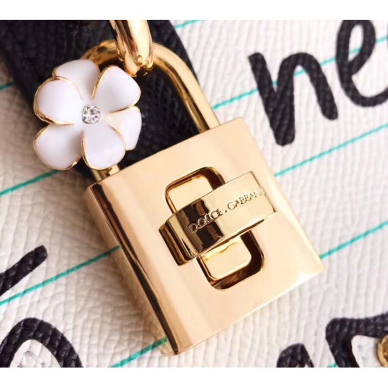 Dolce Gabbana bag SIZE:19.5*7*15cm Dolce Gabbana bag SIZE:19.5*7*15cm