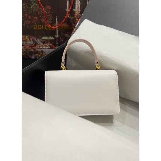 Dolce & Gabban bag size:18*10*5cm Dolce & Gabban bag size:18*10*5cm