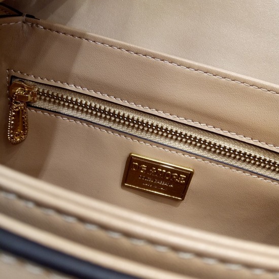 TOP Dolce Gabbana bag size:27*18*8cm TOP Dolce Gabbana bag size:27*18*8cm