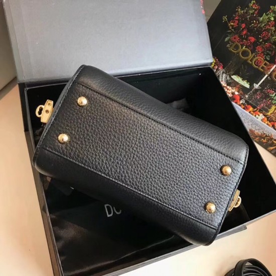 Dolce Gabbana bag SIZE:19.5*12*15cm Dolce Gabbana bag SIZE:19.5*12*15cm
