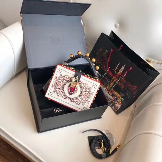 Dolce Gabbana bag SIZE:19*15*7cm Dolce Gabbana bag SIZE:19*15*7cm