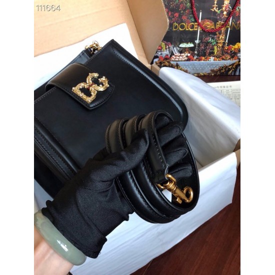 Dolce Gabbana bag SIZE:28*23*12cm Dolce Gabbana bag SIZE:28*23*12cm