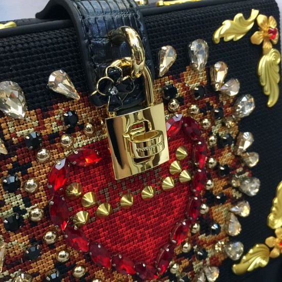 TOP Dolce Gabbana bag size:20*15*7cm TOP Dolce Gabbana bag size:20*15*7cm
