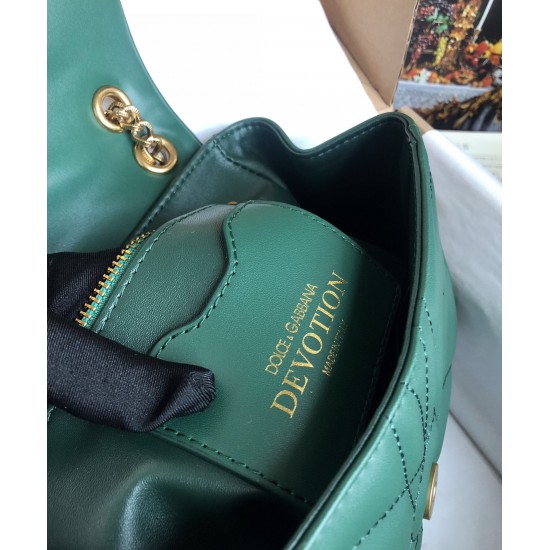 Dolce Gabbana bag SIZE:26*18*8.5cm Dolce Gabbana bag SIZE:26*18*8.5cm