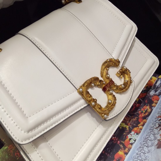 TOP Dolce Gabbana bag size:27*18*8cm TOP Dolce Gabbana bag size:27*18*8cm