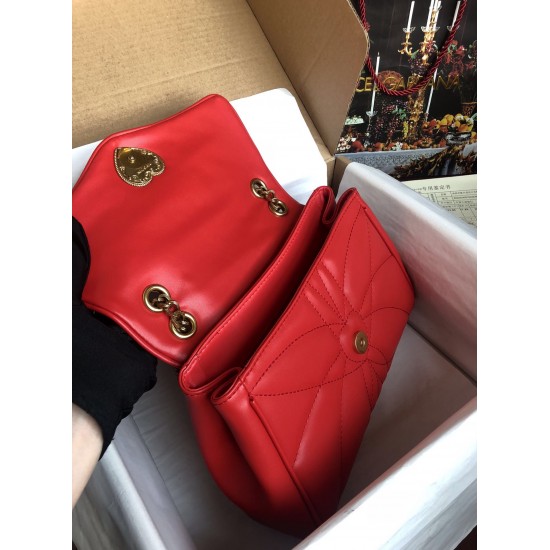 Dolce Gabbana bag SIZE:26*18*8.5cm Dolce Gabbana bag SIZE:26*18*8.5cm