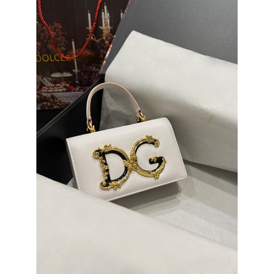 Dolce & Gabban bag size:18*10*5cm Dolce & Gabban bag size:18*10*5cm