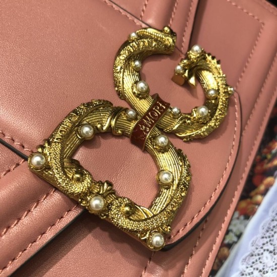 TOP Dolce Gabbana bag size:27*18*8cm TOP Dolce Gabbana bag size:27*18*8cm