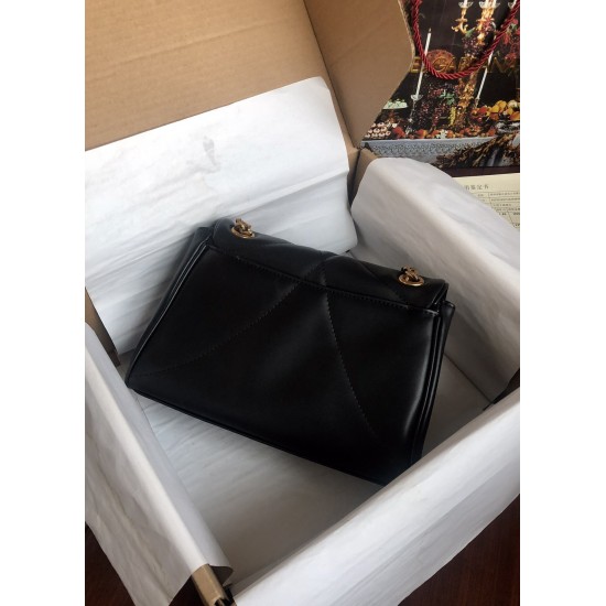 Dolce Gabbana bag SIZE:26*18*8.5cm Dolce Gabbana bag SIZE:26*18*8.5cm