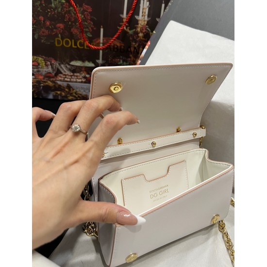 Dolce & Gabban bag size:18*10*5cm Dolce & Gabban bag size:18*10*5cm