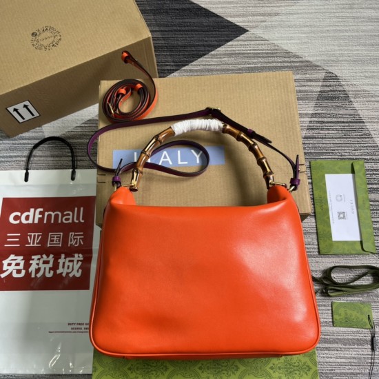 GUCCI 746245. GUCCI 746245.