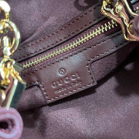 GUCCI 746210. GUCCI 746210.