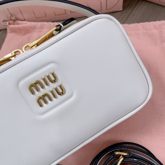 MiuMiu D886860 MiuMiu D886860