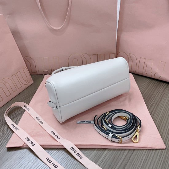 MiuMiu D886890 MiuMiu D886890