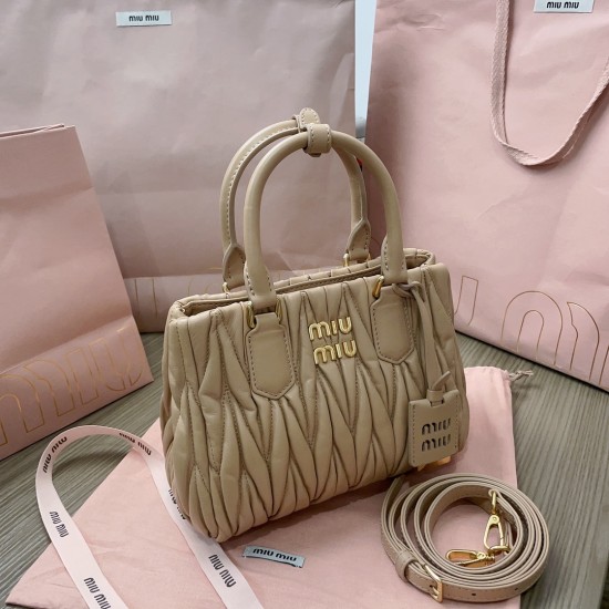 MiuMiu D886980 MiuMiu D886980