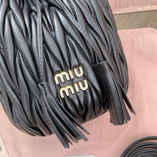 MiuMiu D886930 MiuMiu D886930