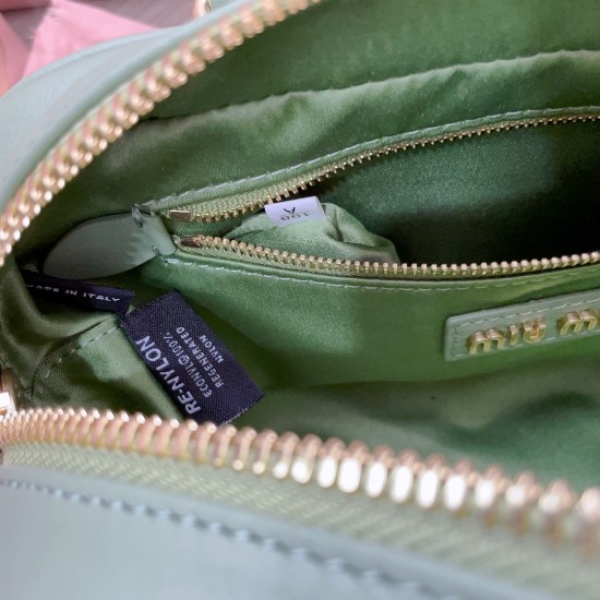 MiuMiu D886930 MiuMiu D886930