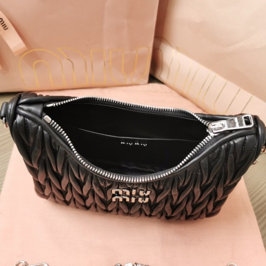 MiuMiu D886980 MiuMiu D886980