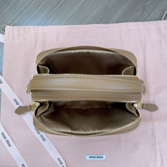 MiuMiu D886860 MiuMiu D886860