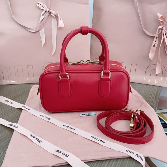 MiuMiu D886930 MiuMiu D886930