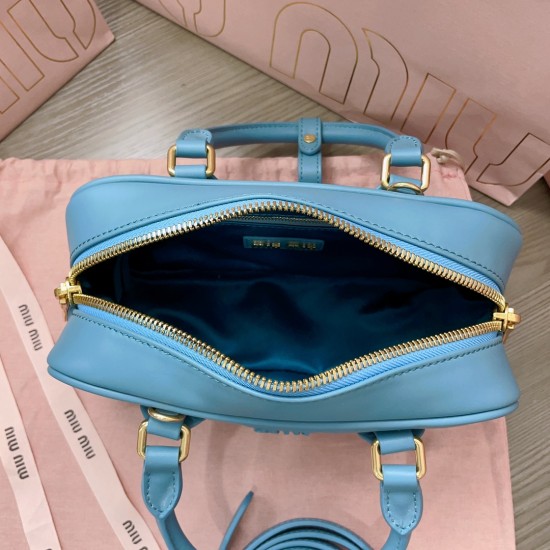 MiuMiu D886930 MiuMiu D886930