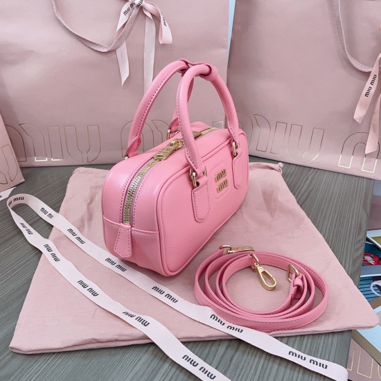 MiuMiu D886930 MiuMiu D886930