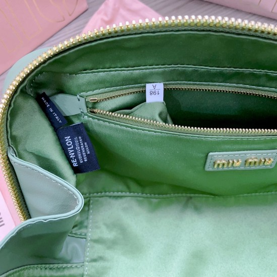 MiuMiu D886980 MiuMiu D886980