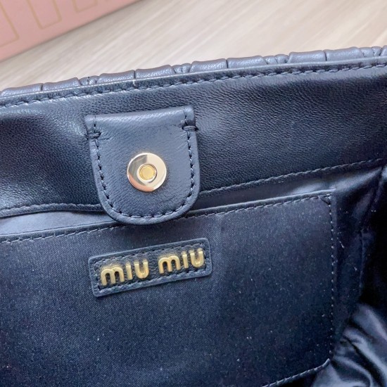 MiuMiu D886980 MiuMiu D886980