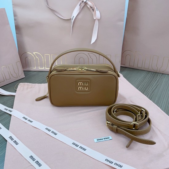 MiuMiu D886860 MiuMiu D886860