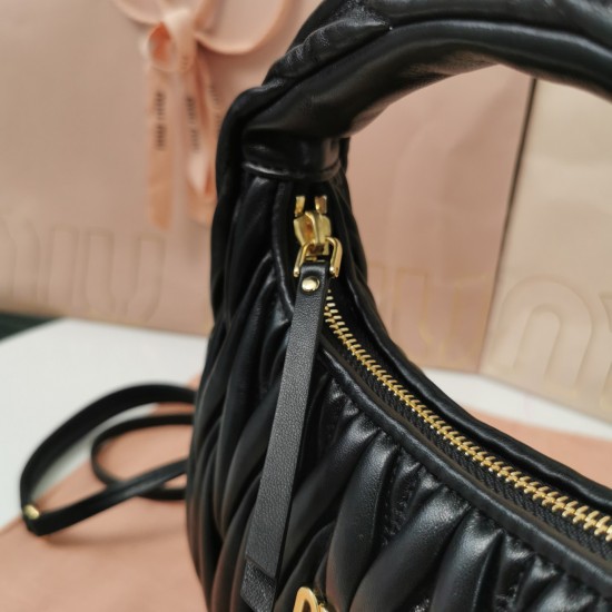 MiuMiu D886930 MiuMiu D886930
