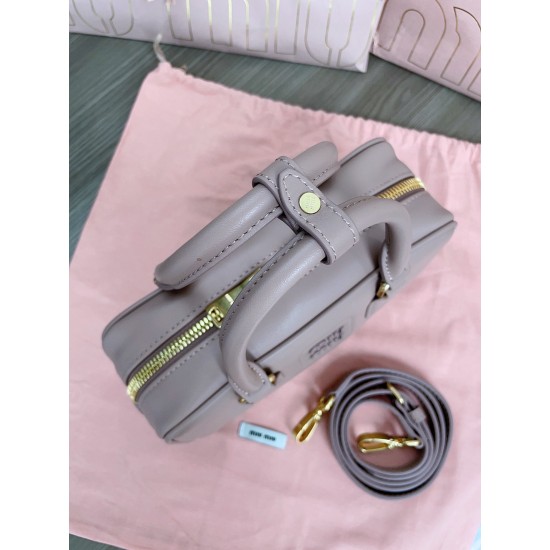MiuMiu D886930 MiuMiu D886930