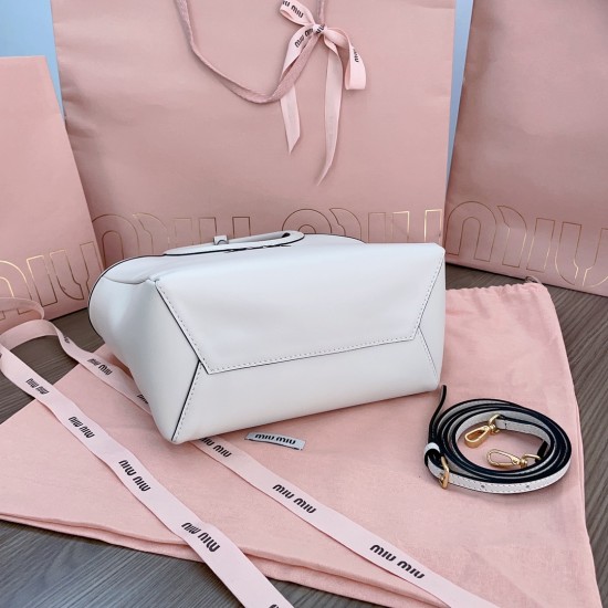 MiuMiu D886900 MiuMiu D886900