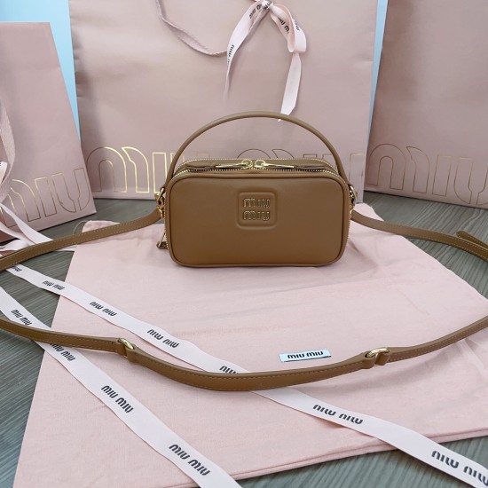 MiuMiu D886860 MiuMiu D886860