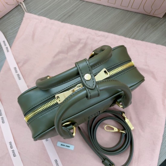 MiuMiu D886930 MiuMiu D886930