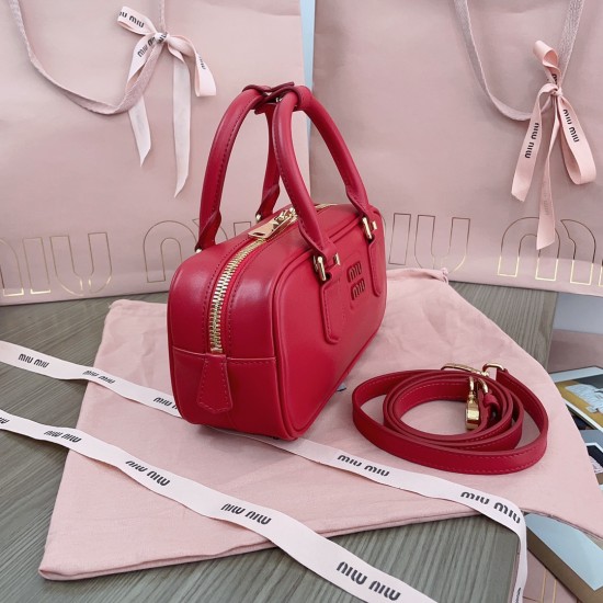 MiuMiu D886930 MiuMiu D886930