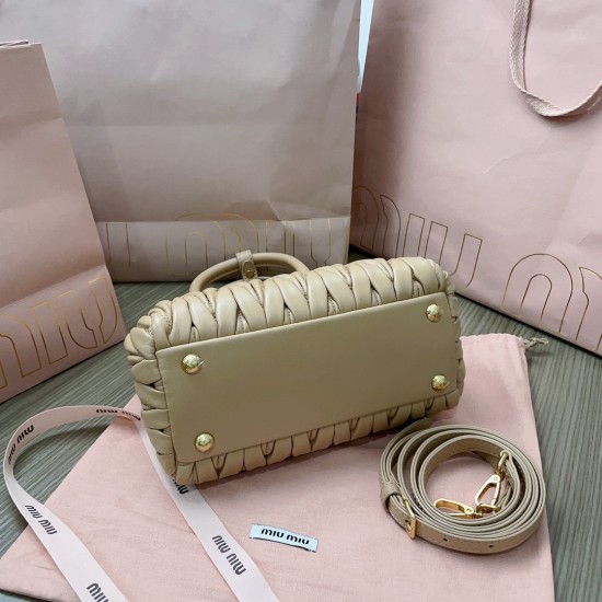 MiuMiu D886980 MiuMiu D886980