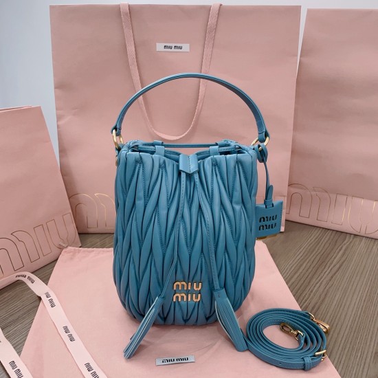 MiuMiu D886930 MiuMiu D886930