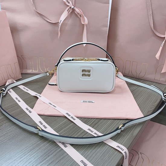 MiuMiu D886860 MiuMiu D886860